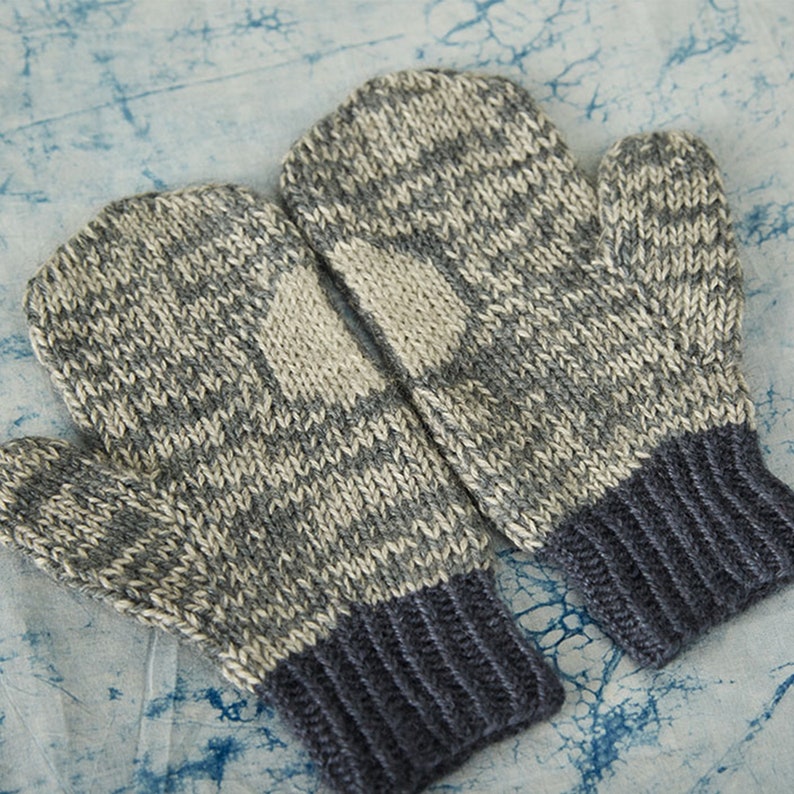 Attrapez le modèle de tricot PDF Moon Mittens. Modèle de tricot de mitaines de taille adulte Téléchargement instantané. image 4