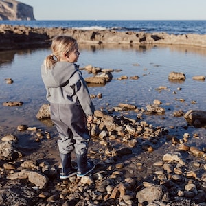 LEO Kids Outdoor Softshell OVERALL, Vattentålig vindskyddande softshelloverall, Jumpsuit