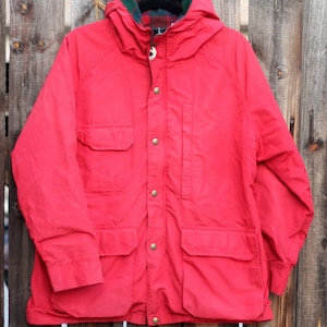 Vintage 1980&#39;s Mens Medium or Womens Large Red Woolrich Jacket