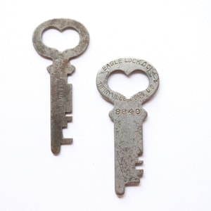 Vintage Keys , heart shaped keys , vintage skeleton key , heart key , wedding keys , key lot , wedding gift for her #3