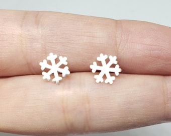 Sterling Silver Snowflake Earrings Winter Holiday Pretty Snowflake Stud Earrings