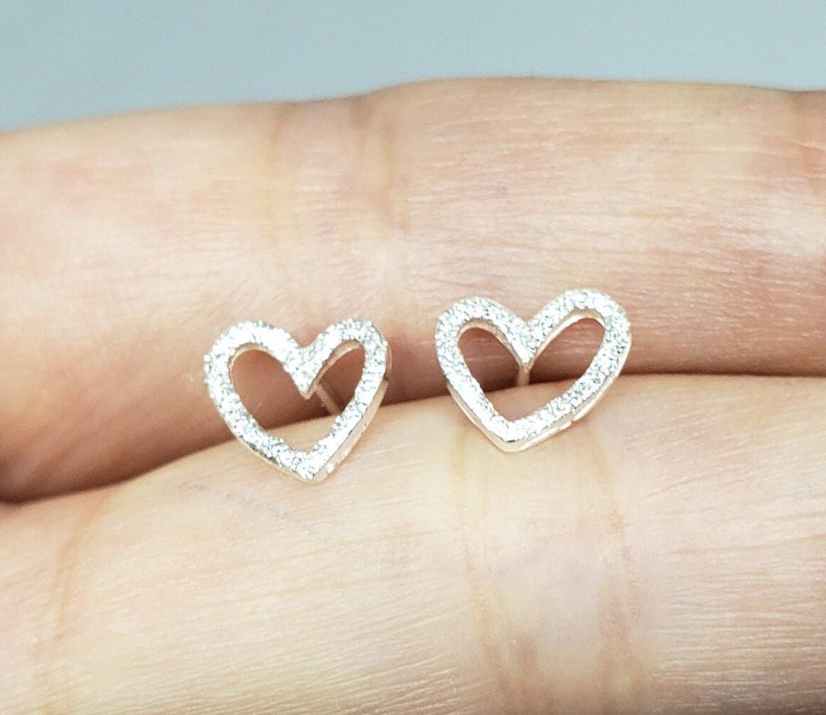 ★LOVE ME MONSTER★Mini LMM Classic Heart Ring Earrings She's an Icon Baby Heart Earrings - Silver|White Diamondettes