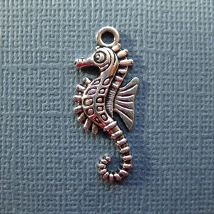 10 Seahourse Charms - Sea Horse Charm - Seahorse Pendant - Antique Silver - 29mm x 12mm -- (No.115-12024)