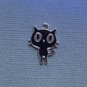 5 Cat Charms - Cat Pendants - Halloween Charm - Enamel Cat Charm - Black Cat Charm - Silver Tone - 19mm x 15mm -- (D8-12430)
