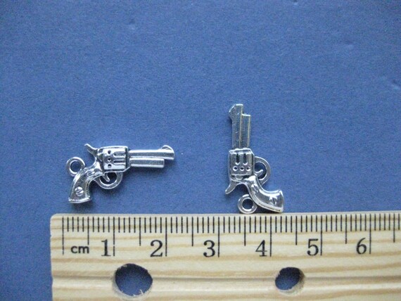 10 Antique Copper Metal Gun Pistol Charms Pendants 22mm x 11mm