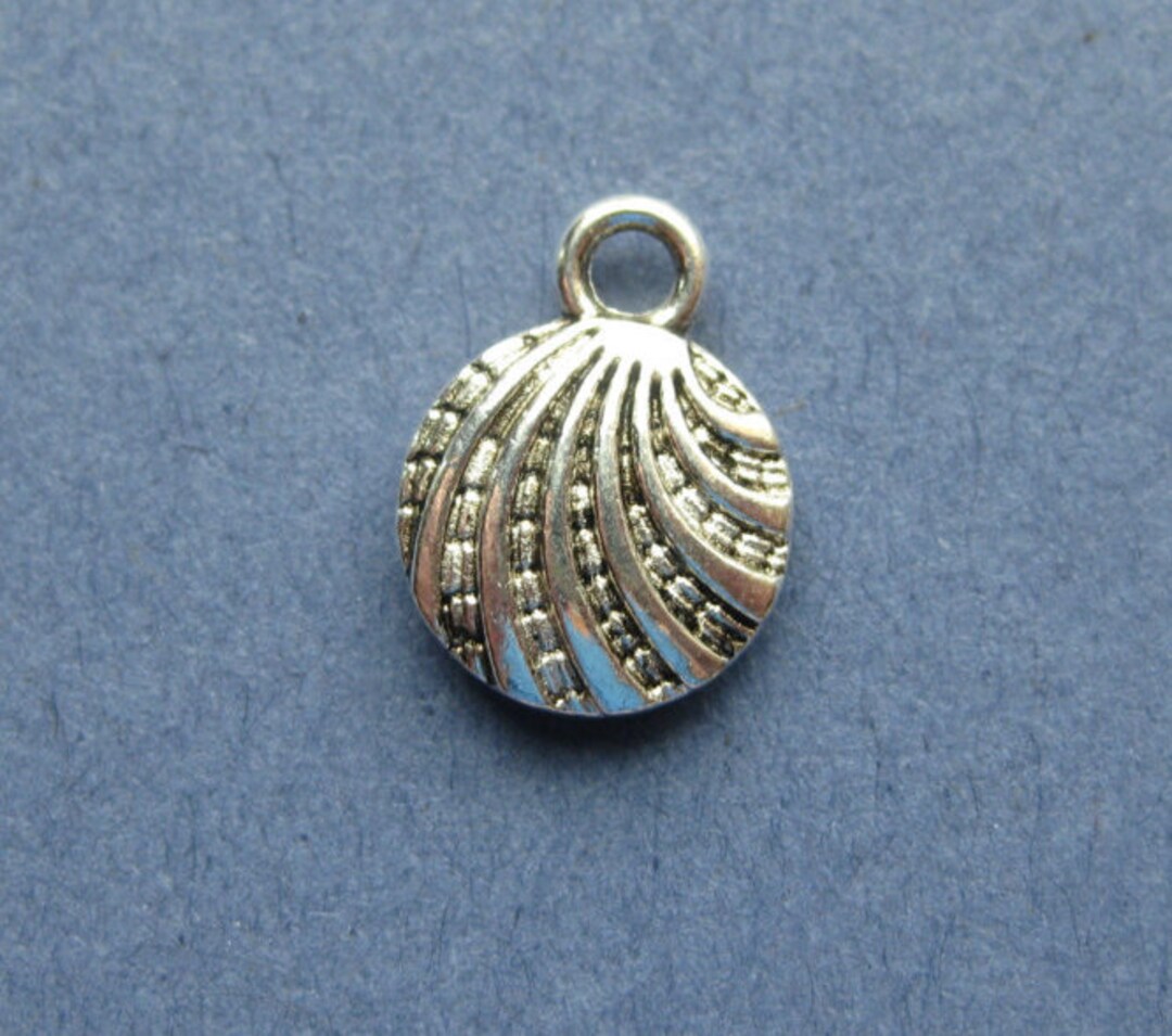 10 Shell Charm - Sea Shell Charm - Shell Pendant - Antique Silver ...