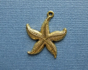 10 Starfish Charms - Starfish Pendants - Ocean Charm - Beach Charm - Antique Gold - 26mm x 23mm -- (No.59-12214)