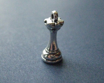 10 Rook Chess Piece Charms - Rook Chess Piece Pendants - Chess Charms - Antique Silver - 18mm x 8mm -- (I7-10157)