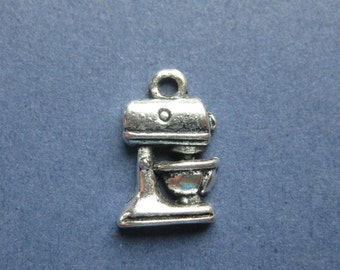 10 Mixer Charms - Mixer Pendants - Mixer - Baking Charm - Cooking Charm - Antique Silver - 16mm x 11mm -- (No.46-10142)