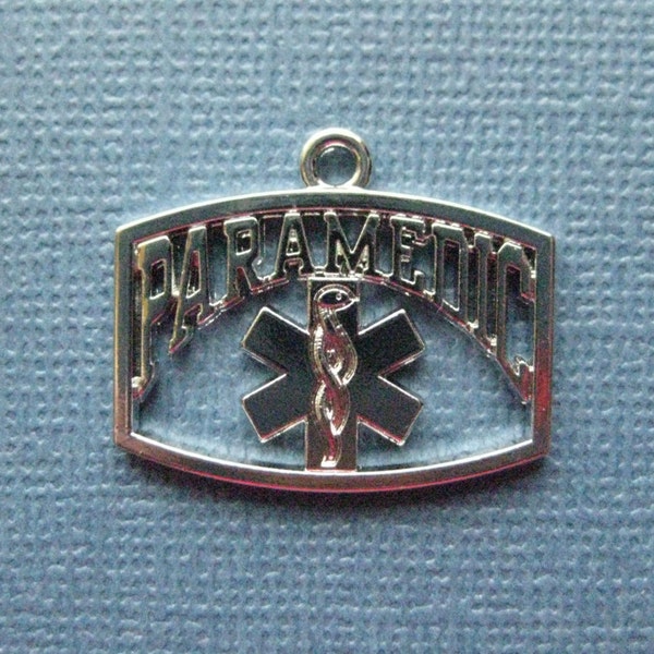 2 Paramedic Charms - Paramedic Pendants - Medical Charms - Antique Silver - 25mm x 21mm -- (W1-11054)