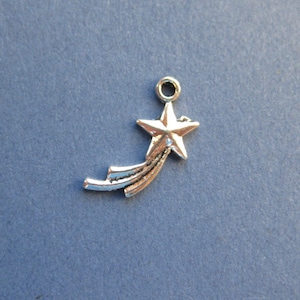 10 Shooting Star Charms - Shooting Star Pendant - Meteor Charm - Star Charm - Antique Silver - 16mm x 8mm -- (No.56-10776)