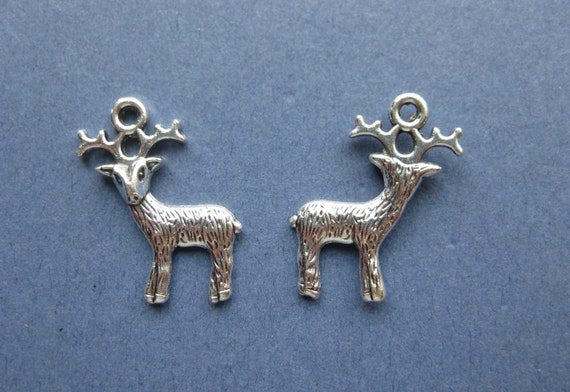 10 x Tibetan Silver Reindeer Pendant Charms 21mm