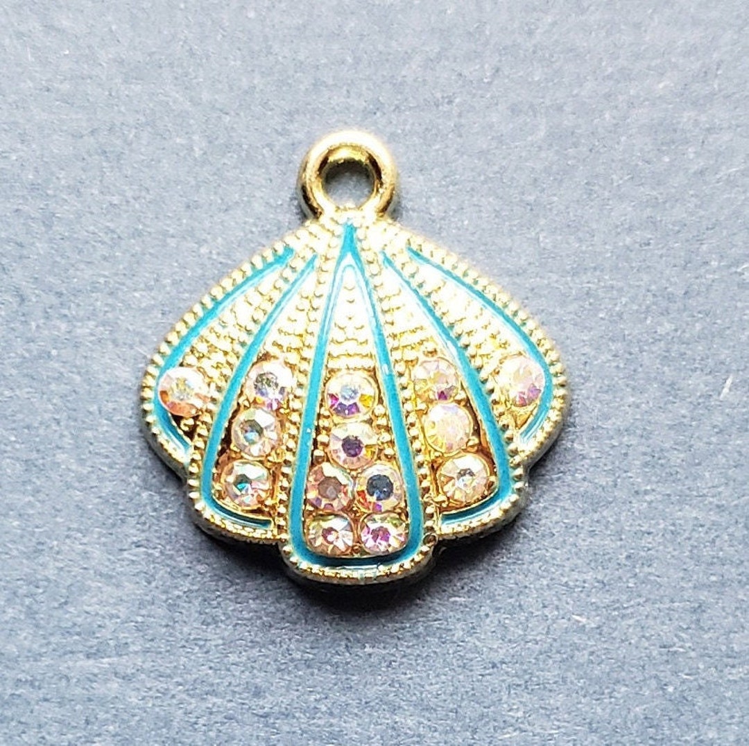 4 Sea Shell Charms - Sea Shell Pendant - Shell Charm - Shell Pendant ...