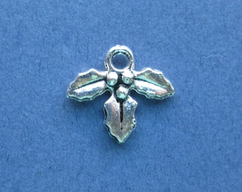 10 Christmas Holly Charms - Christmas Holly Pendants - Christmas Charms - Holly - Winter Charm - Antique Silver - 13mm x 14mm - (No.9-10615)