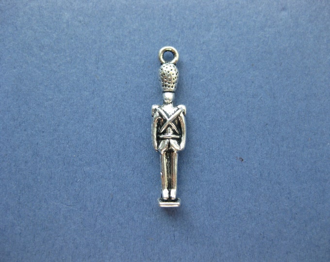 10 Soldier Charms Soldier Pendants Soldiers Toy Soldier Charm Antique