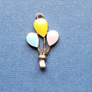 5 Balloon Charm - Balloon Pendant - Balloons - Party Charms - Balloons - Gold Tone - Enamel - 23mm x 13mm --(A2-12265)