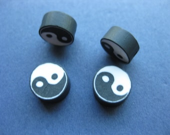 20 Yin Yang Beads - Yin Yang - Tai Chi Beads - Clay Beads - Round Beads - Flat Beads - 10mm  -- (No.1-10607)
