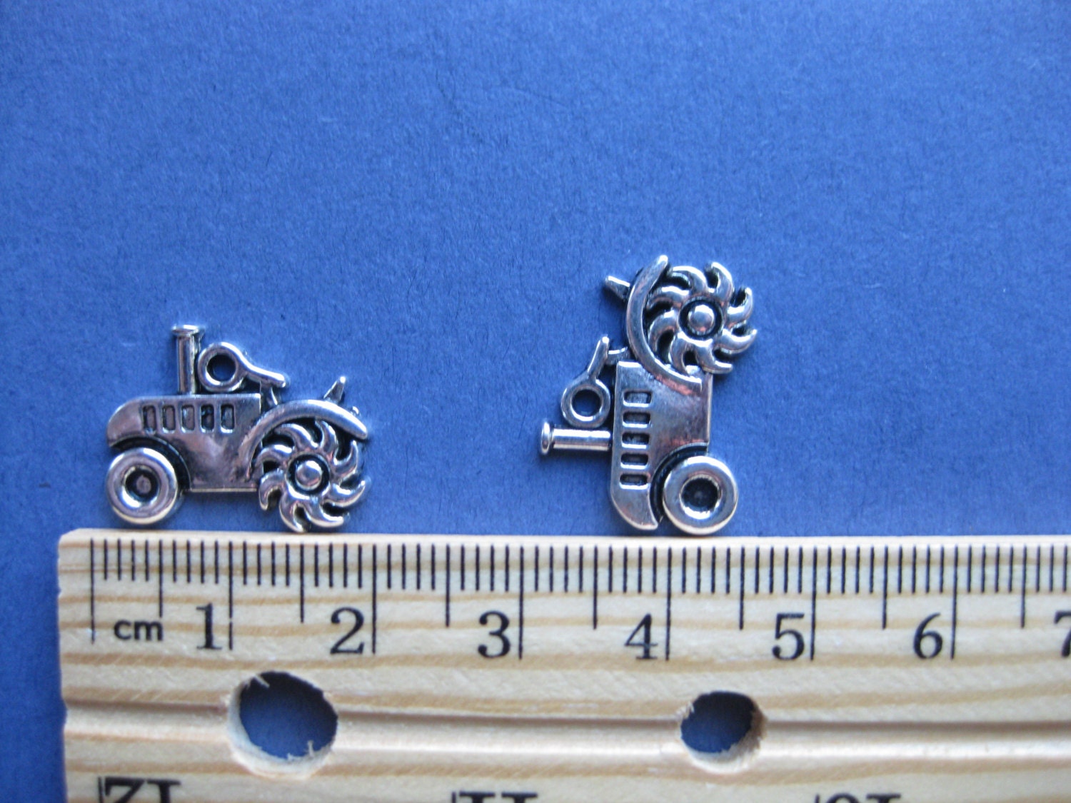 10 Tractor Charms Tractor Pendants Farm Charms Tractor - Etsy