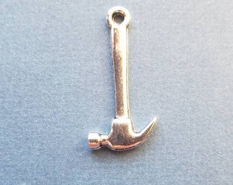 10 Hammer Charms - Hammer Pendants - Tools - Hammer - Antique Silver - 25mm x 13mm -- (A1-12323)