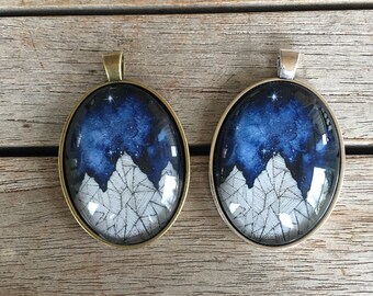 Large Oval Pendant - Mountains