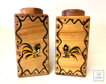 Pepper Vintage 70/'s Mod Mexican Rooster Wooden Spice Shakers Spice Dining set of 4 Paprika Garlic Salt Kitchen All Spice