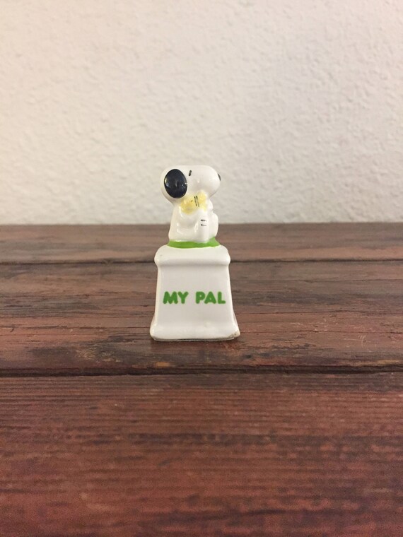 small snoopy figurine
