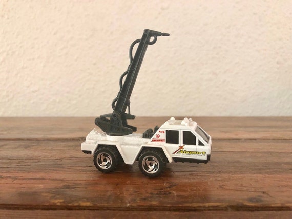 hot wheels airport rescue fire truck