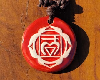 Muladhara Chakra (Wurzel-Chakra) glasurgebrannter Keramikanhänger