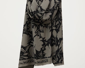 Viskoskräp BLOMSTERIG NYAN i lugn grå från Mind the Maker