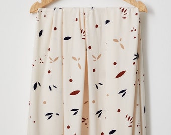 Viskos crepe-tryck PETALS i krämvitt Mind the Maker