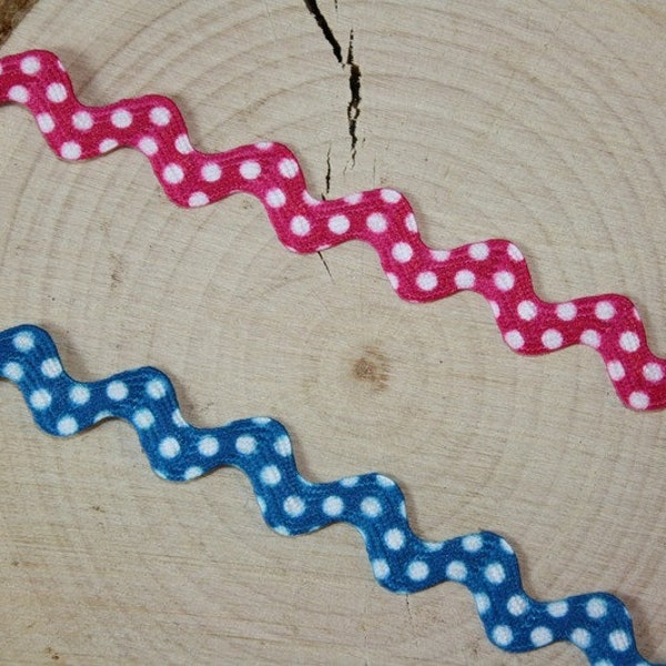 Jagged strands with dots blue or pink 10 mm