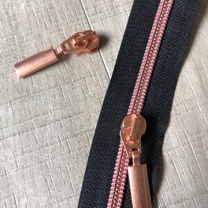 Endless zipper black copper