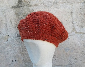 Cappello arancione, cappellini per donne, basco da donna ad uncinetto in lana fatto a mano.