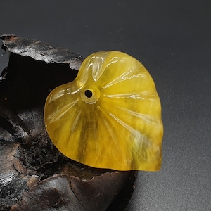 730 Natural Amber Heart, Carving, Baltic Amber Pendant, Handmade Accessories, Amber Souvenir, Gemstone gift, Opaque Yellow Amber