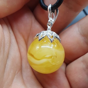 257  Sphere shape yellow ivory amber pendant, ball amber pendant, 925 sterling silver, 7.5g /21.3mm