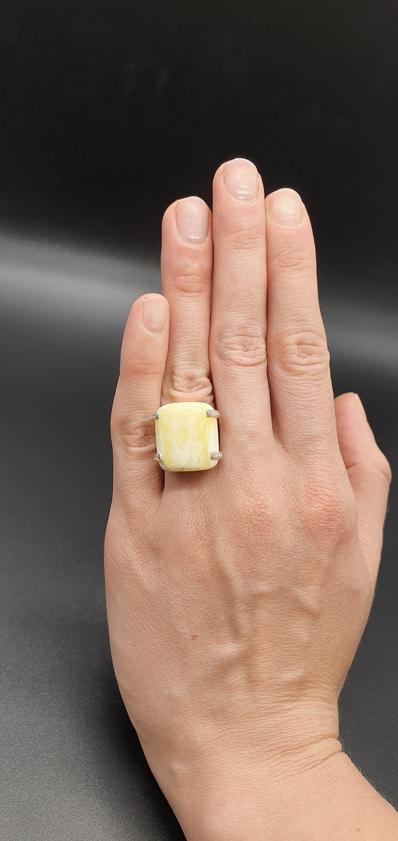 8.0 g 524 Rectangle Shape Sterling Silver Ring With Natural White Yellow Amber 15+mm Sizable Ring 4.5+ Adjustable Amber Ring