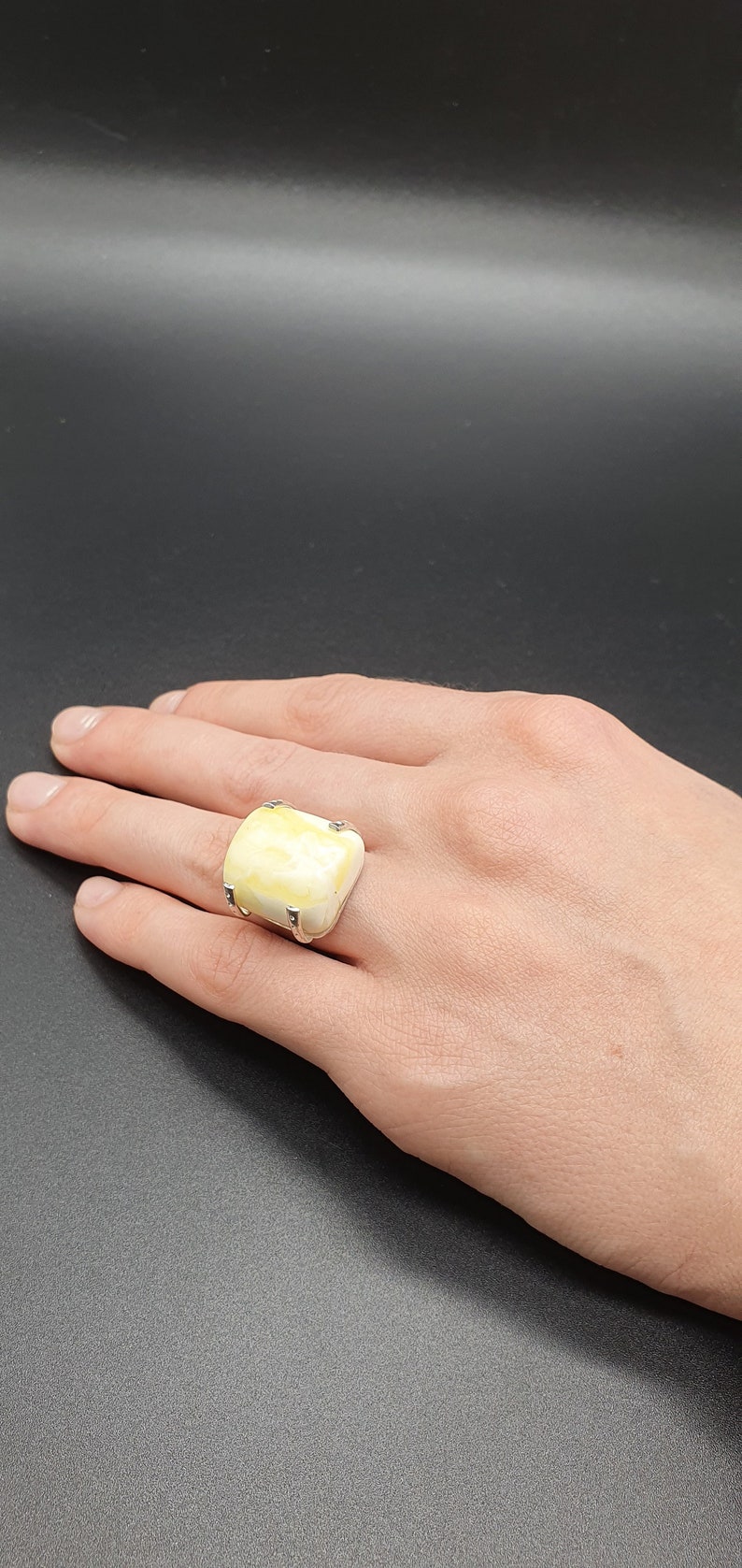 8.0 g 524 Rectangle Shape Sterling Silver Ring With Natural White Yellow Amber 15+mm Sizable Ring 4.5+ Adjustable Amber Ring