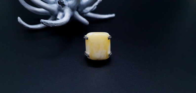 8.0 g 524 Rectangle Shape Sterling Silver Ring With Natural White Yellow Amber 15+mm Sizable Ring 4.5+ Adjustable Amber Ring