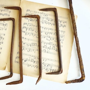 Rusted Iron Log Dog Spike, Antique Iron Staple, Timber Dog, Fastener, Wrought Iron Log Holdfast, Primitive Blacksmith Hand Forged Hardware