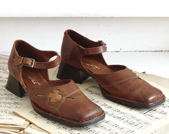 Schoenen damesschoenen Mary Janes Bruin Suède Mary Jane Vintage Hofschoenen Maat UK 4 