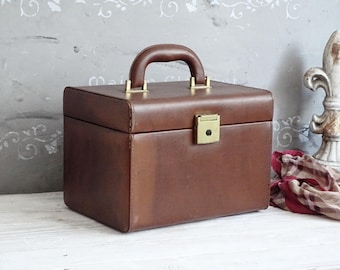 Vintage Brown Faux Leather Train Case w/ Key, 70s Travel Makeup Vanity Organizer