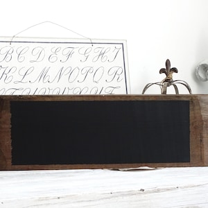 Quadro-negro antigo emoldurado: decoração de parede rústica e primitiva imagem 6