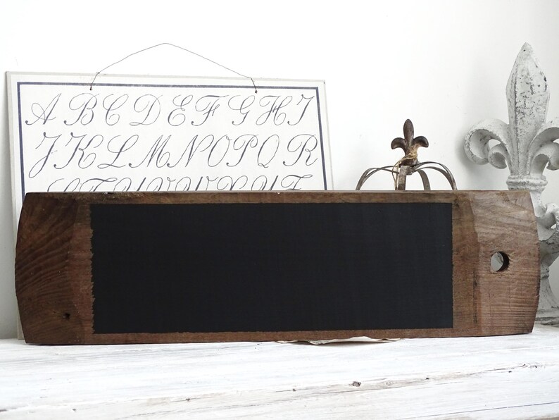 Quadro-negro antigo emoldurado: decoração de parede rústica e primitiva imagem 6