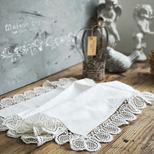 Vintage Crochet Lace Table Runner: Handmade Linen Centerpiece
