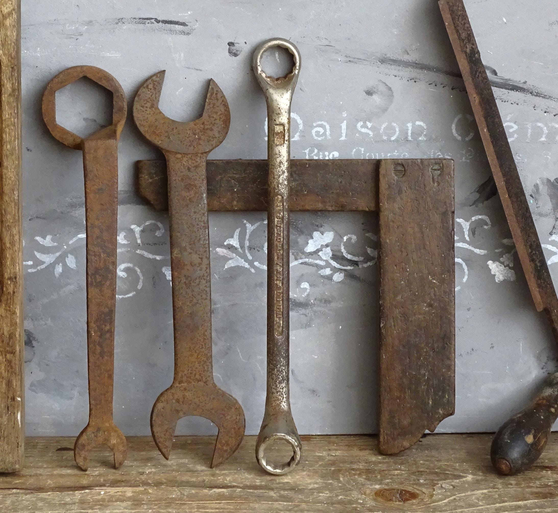 洋書 CLASSIC Hand Tools Hand Tools - Classic Hand Tools Limited