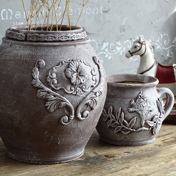 Effet antique de planteur de poterie texturé, pot de plante en céramique, pot de fleur vieilli, pot d'argile en détresse, vase artisanal, navire en terre cuite rustique