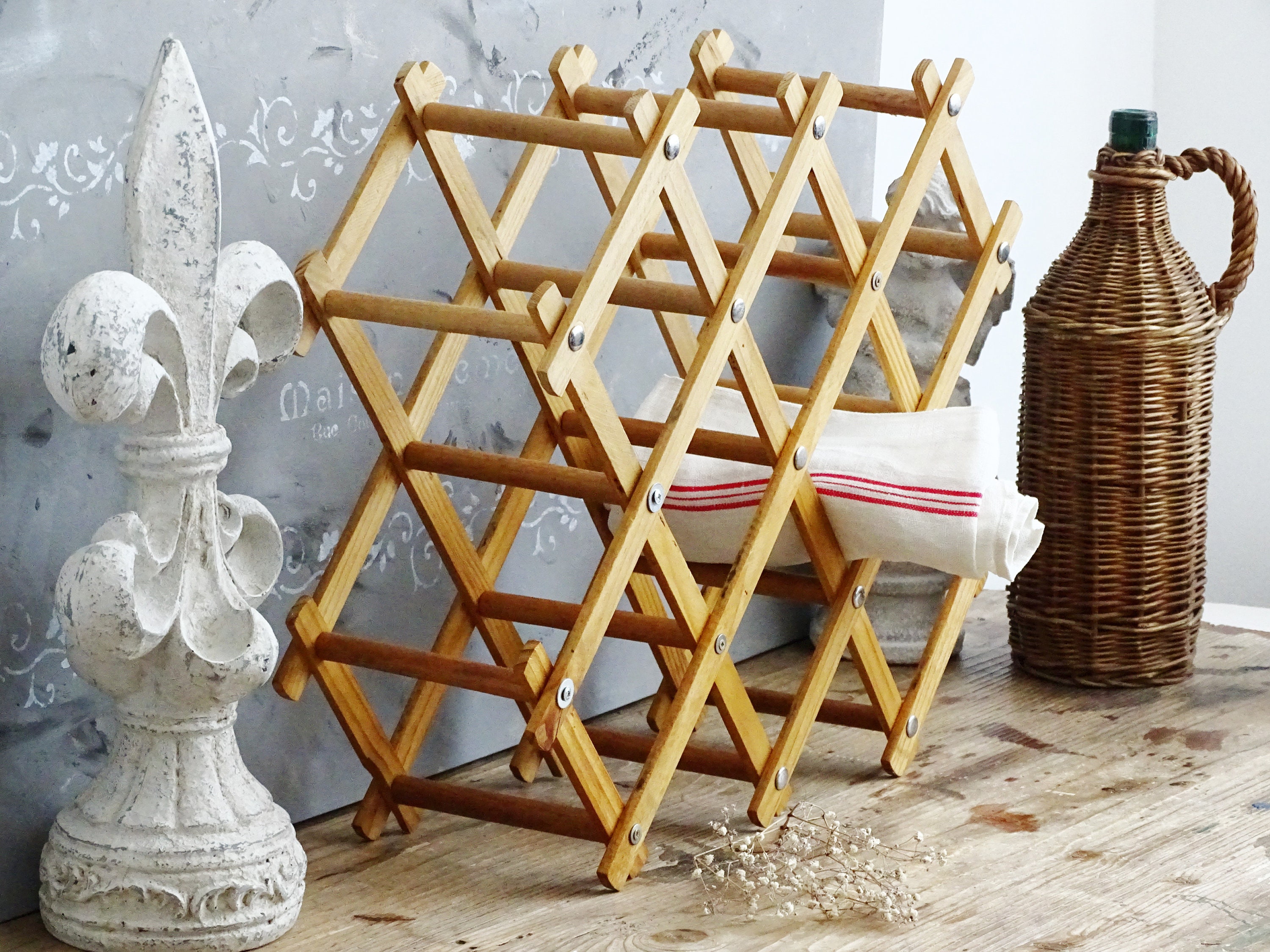 Expanding wine rack deals