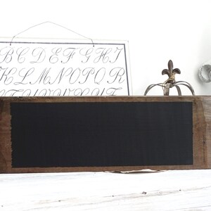 Quadro-negro antigo emoldurado: decoração de parede rústica e primitiva imagem 10