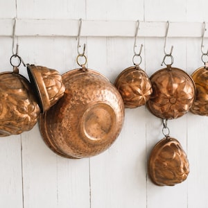 Molde de cobre francés para gelatina: Utensilios de repostería florales vintage, decoración de cocina rústica.