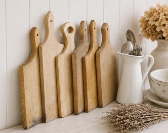 Tagliere rustico in legno con manico: tagliere per salumi, formaggi o altri alimenti da fattoria